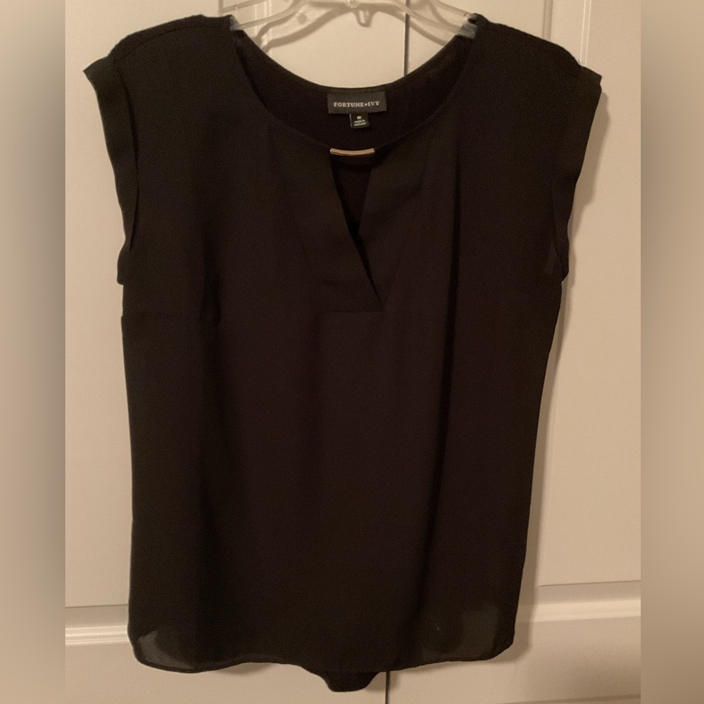 FORTUNE + IVY - Catenia Hardware Detail Blouse size Medium